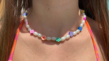 Load image into Gallery viewer, Funky Flower Necklace