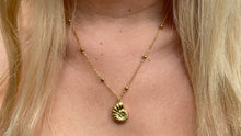 Load image into Gallery viewer, Gold Shell Necklace