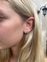 Load image into Gallery viewer, Pearl Bow Earrings