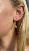 Load image into Gallery viewer, Gold starfish earrings