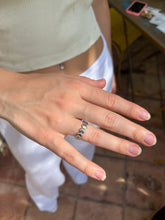 Load image into Gallery viewer, Silver Seashell Ring