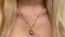 Load image into Gallery viewer, Gold Shell Necklace