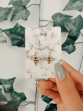 Load image into Gallery viewer, Honey bee earrings