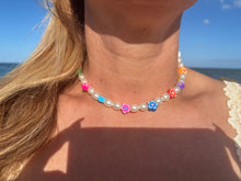 Load image into Gallery viewer, Funky Flower Necklace