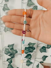 Load image into Gallery viewer, Flower Power Necklace
