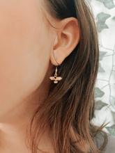Load image into Gallery viewer, Honey bee earrings