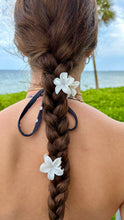 Load image into Gallery viewer, Mini Pearl Hibiscus Clip
