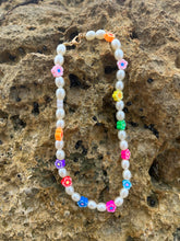 Load image into Gallery viewer, Funky Flower Necklace
