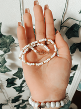 Load image into Gallery viewer, Cupids Necklace Twist
