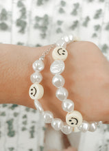 Load image into Gallery viewer, smiley pearl necklace
