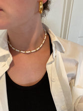Load image into Gallery viewer, Cupids Necklace Twist
