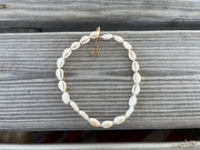 Load image into Gallery viewer, Puka Shell Necklace
